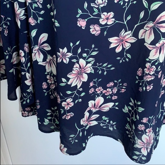 Lily Morgan Navy Floral Bell-sleeve Blouse 2X - Picture 5 of 10